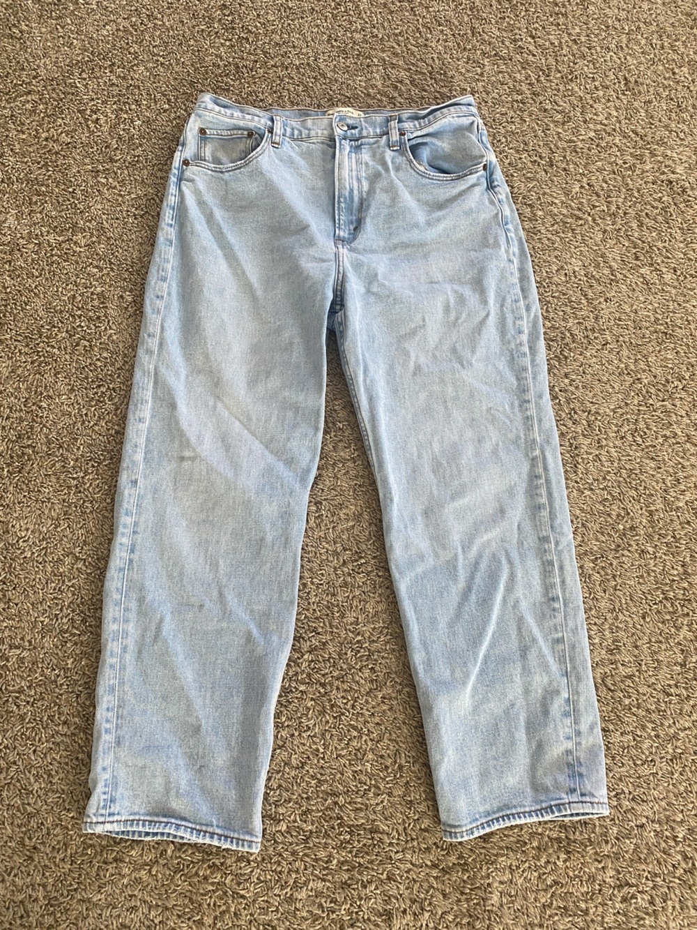 Abercrombie & Fitch Light Blue Cropped Women's Jeans